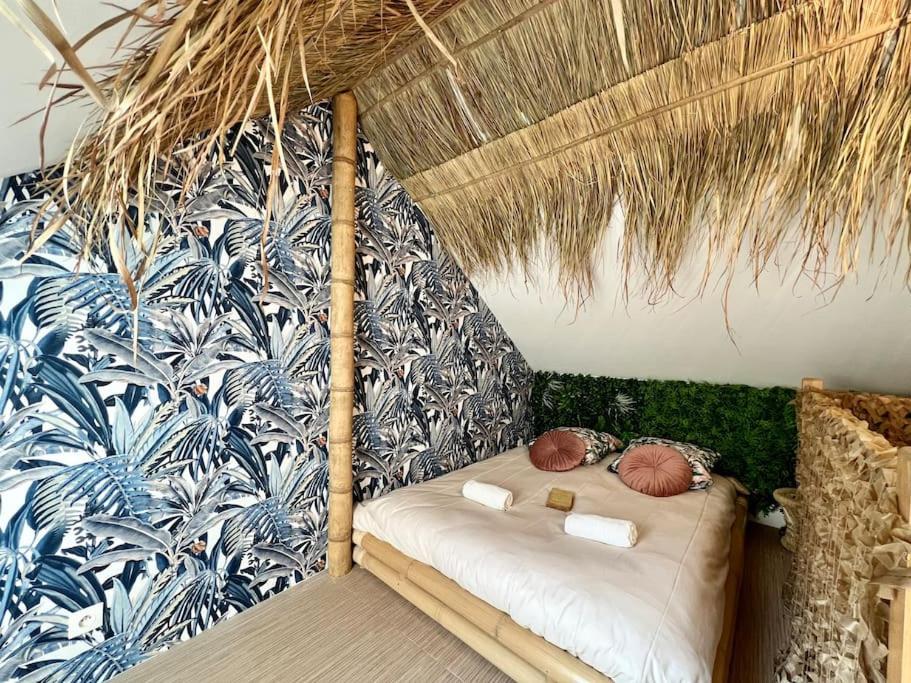 Nuit Dans La Jungle - Love Room Souppes-sur-Loing Kültér fotó