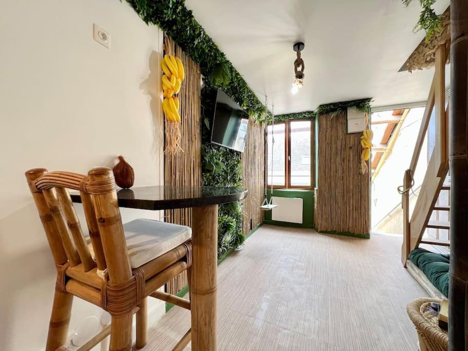 Nuit Dans La Jungle - Love Room Souppes-sur-Loing Kültér fotó